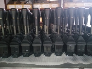 <span class=keywords><strong>Joystick</strong></span> di Comando Idraulico per Caricatori Frontali Set Completo Cavo 2M - Product Image 4