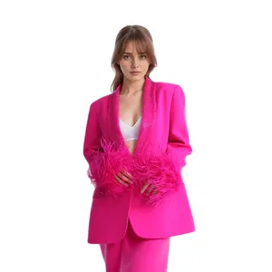 TWOTWINSTYLE Großhandel Temperament Patchwork Federn Blazer nichtchertes Kragen gesponstert Knopf Blazer für Damen