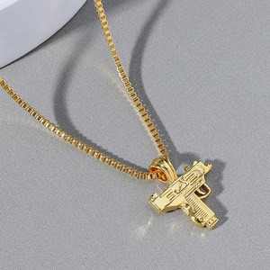 Collar de Estilo Retro Europeo y Americano para Hombre con Colgante de Fusil AK47 Chapado en Oro y Cadena de Eslabones, Accesorios de Moda y Joyería - Product Image 2