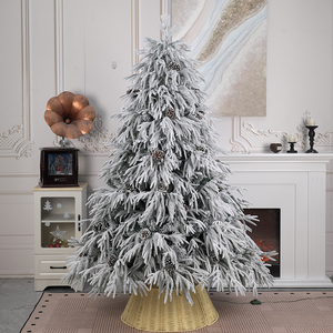 Sapin de Noël artificiel en PE et PVC, floqué effet saule, avec lumières, nœuds, boules et décorations de pin pour hôtel (clôture non incluse) - Product Image 5