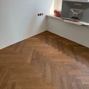 Parquet <span class=keywords><strong>en</strong></span> bois composite multicouche de type chevron couleur foncée vintage, chêne fumé, parquet <span class=keywords><strong>en</strong></span> chevrons, plancher <span class=keywords><strong>en</strong></span> bois d'ingénierie - Product Image 3
