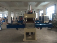 Prix raisonnable 4Colums 25kw Machine de soudage et de découpe en cuir EVA PVC PU TPU à haute fréquence