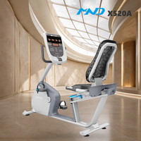 Vélo couché élégant avec écran LED, équipement de gym pour club, machine d'entraînement cardio MND Fitness pour jeunes clubs de fitness, écoénergétique