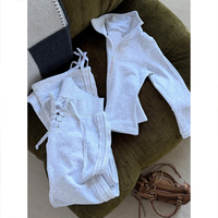 Ensemble de survêtement streetwear oversize pour femme : sweat à capuche court zippé et pantalon de survêtement large – Tenue décontractée personnalisée