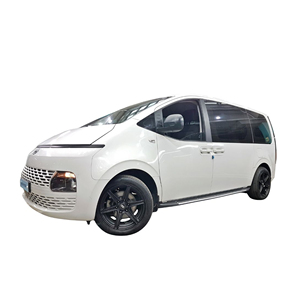 Minivan Usada Staria 2023 de Bajo Consumo, PU082820, Transmisión Automática, Faros LED, Ideal para Familias, Bajo Costo - Product Image 1