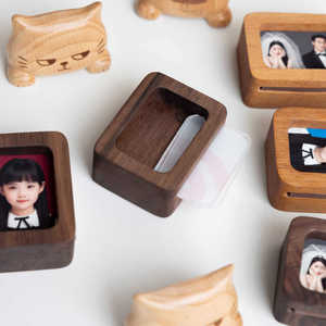 Cadre photo miniature en bois massif noyer noir avec impression pour mariage, suivi de croissance et autocollant pour réfrigérateur - Product Image 5
