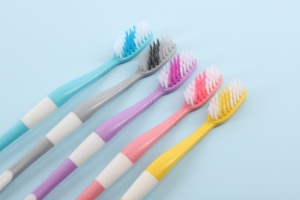 Soins bucco-dentaires multifonctionnel <span class=keywords><strong>moins</strong></span> <span class=keywords><strong>cher</strong></span> en silicone coloré langue <span class=keywords><strong>dentaire</strong></span> revêtement nettoyant grattoir avec brosse à dents - Product Image 3