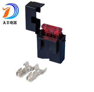 <span class=keywords><strong>Caja</strong></span> <span class=keywords><strong>de</strong></span> <span class=keywords><strong>Fusibles</strong></span> para Montaje en Riel DIN Automotriz, Construcción <span class=keywords><strong>de</strong></span> Cobre y Plástico <span class=keywords><strong>de</strong></span> <span class=keywords><strong>2</strong></span> <span class=keywords><strong>Polos</strong></span>, Capacidad <span class=keywords><strong>de</strong></span> Interrupción <span class=keywords><strong>de</strong></span> 10kA/20kA - Product Image 2