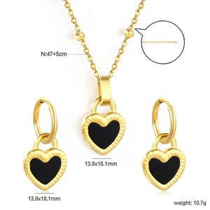 Conjunto de Joyería de Corazón Negro, Collar y Aretes de Acero Inoxidable con Baño de Oro de 18k, Diseño Moderno y Personalizado, Venta al Por Mayor, No se Deslustra - Product Image 2