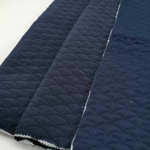 قماش خروج قطن 100% بلون كحلي كلاسيكي متوفر مع تصميم لحاف - Product Image 3