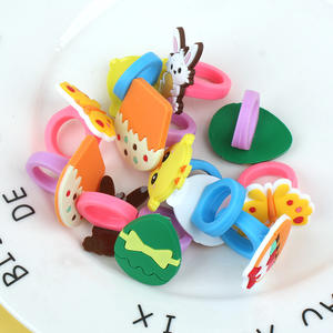 Anillo de silicona Nuevo Material de PVC Accesorios divertidos para niños lindos Regalos pequeños - Product Image 1