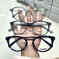 Grossiste en montures de lunettes en acétate solide, assortiment de styles variés, élégants et tendance, lunettes optiques bon marché et styles variés pour unisexe