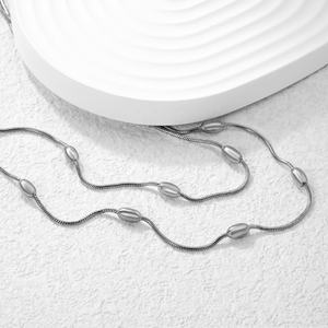 สร้อยคอสามชั้นประดับลูกปัดรูปไข่สีเขียวมะกอก ชุบทอง 18K สร้อยสแตนเลสสตีล เครื่องประดับเรียบหรูทันสมัย สร้อยคอทรงเรขาคณิต - Product Image 3