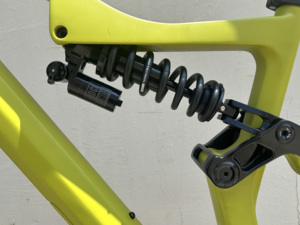 จักรยานเสือภูเขา Elyx New High Performance โครงคาร์บอนไฟเบอร์แบบ Full Suspension น้ำหนักเบา ขนาด 29 นิ้ว สำหรับผู้ใหญ่ รุ่น Pulse - Product Image 2