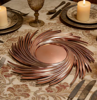 Assiette de Présentation Premium 13 Pouces en Plastique PP Doré, Motif Spirale Rayonnant, Durable et Réutilisable pour Mariages, Dîners et Événements, Décoration de Table