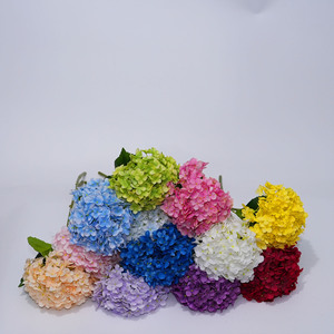 Hoogwaardige handgemaakte kunstmatige hortensia's voor hotel- en bruiloftsdecoraties - Product Image 1