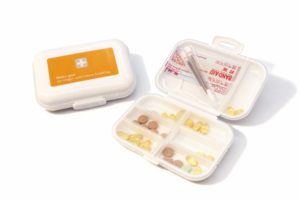 علبة أدوية محمولة مستطيلة الشكل من البولي بروبيلين مع أقسام مستقلة، حافظة حبوب متعددة الوظائف مقاومة للغبار للاستخدام أثناء التنقل - Product Image 3