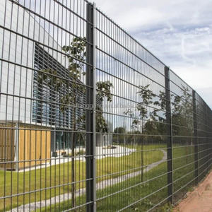 Clôture en treillis soudé à double barre 868/656/545 galvanisée et thermolaquée, en promotion - Product Image 1