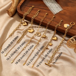 สร้อยข้อมือสแตนเลสสตีลชุบทองรูปหัวใจ LOVE ดีไซน์หลากหลายสำหรับผู้หญิง |   ทันสมัย ป้องกันอาการแพ้ และกันน้ำ - Product Image 5