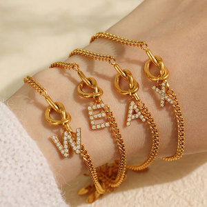 Pulseras y Brazaletes de Moda al por Mayor de Acero Inoxidable 316L con Baño de Oro de 14k y 18k, Pequeños y Delicados con Letras para Mujer - Product Image 2