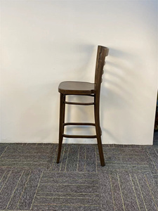 Tabouret de bar en bois à lattes brun foncé avec pieds courbés pour hôtel, bar lounge, comptoir de bar de restaurant occidental - Product Image 2
