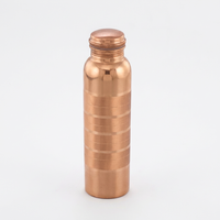 Bouteille d'eau en cuivre poli pour la cuisine et la table, idéale pour les voyages et les cadeaux, bouteille en cuivre à vendre par M. R. S. EXPORTS