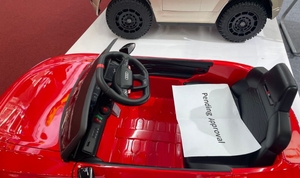 2025 para Audi <span class=keywords><strong>RS</strong></span> <span class=keywords><strong>e</strong></span>-<span class=keywords><strong>tron</strong></span> <span class=keywords><strong>GT</strong></span> con licencia Ride-On Car PARA NIÑOS 2-4 años 2,4G Control remoto Material plástico duradero - Product Image 4