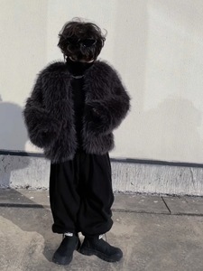 Pedido de Muestra al por Mayor: Abrigo Largo de Piel Sintética Macaron Colorido y Cálido de Invierno para Niñas, de Manga Larga, OEM - Product Image 2