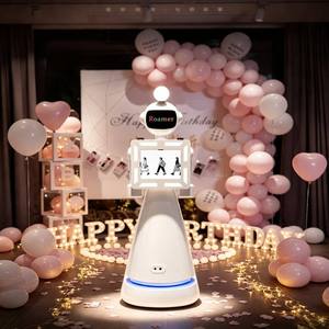 Robot Fotográfico Automático con Efecto de Corona para Momentos Divertidos de Fotos de Cumpleaños de Rey y Reina - Product Image 1