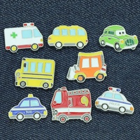 Badges personnalisés en gros pour étudiants, en forme de cœur, mignons, économiques et sécurisés