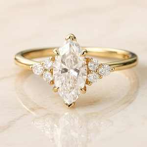 Anillo de Oro con Diamante Creado en Laboratorio de Corte Marquesa Brillante de Primera Calidad, Elegante Joyería de Compromiso y Boda en Oro Amarillo, Blanco y Rosa - Product Image 1