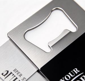 Décapsuleur de bouteilles de bière en acier inoxydable avec logo personnalisé, gravé au laser, format portefeuille, décapsuleur de cartes de crédit - Product Image 3