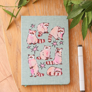 Cuaderno <span class=keywords><strong>de</strong></span> Lona con Diseño <span class=keywords><strong>de</strong></span> Mapache LABON, A5, Tapa Dura, Tela Verde, Páginas Rayadas, Ilustraciones Estéticas <span class=keywords><strong>de</strong></span> Animales, Diario, Regalo - Product Image 1