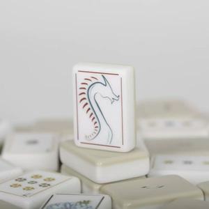 Tendance du moment : Ensemble de table de mahjong durable, résistant aux rayures, écologique, avec tuiles crème beige et motifs floraux minimalistes, portable et résistant à l'eau - Product Image 3