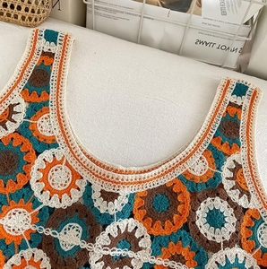 2024 style ethnique coloré rétro cercle creux dentelle camisole femmes style court été haut mince - Product Image 2