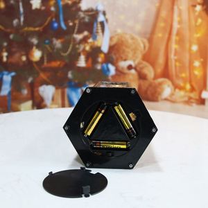 โคมไฟน้ำ LED สีขาวอบอุ่นแบบใหม่ พร้อมลูกโลกหิมะแก้วและซานต้าข้างใน สำหรับตกแต่งคริสต์มาส - Product Image 5