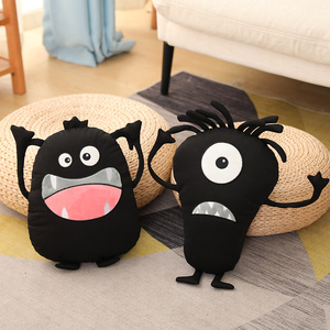 Ensemble de coussins en peluche monstre noir mignon et <span class=keywords><strong>moche</strong></span>, personnalisables avec logo, poupées en peluche monstre de dessin animé, coussins de canapé doux, cadeaux pour enfants et décoration intérieure - Product Image 4