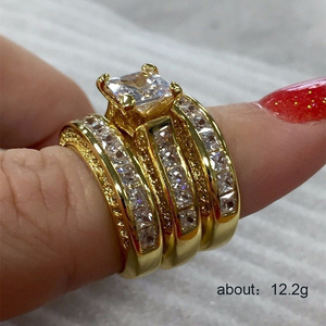 Anello con Cristalli Pavé per Donne, Anello Elegante Impilabile, Accessorio Moda per Uso Quotidiano e Feste - Product Image 5