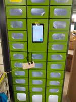 Casier de distribution automatique intelligent en libre-service avec portes en acrylique, paiement par carte et code QR pour produits de détail