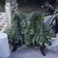 Collection de sculptures en cristal Feng Shui en jade Xiu vert naturel sculpté en gros, crânes et cornes de bélier à double tête de dragon
