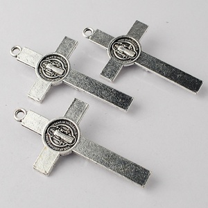 55x30mm 아연 합금 엔틱 실버 도금 성 베네딕토 십자가 어린이 패션 펜던트 - Product Image 6
