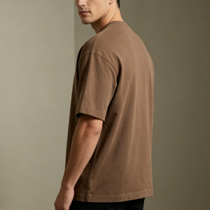 T-shirt Oversize in Cotone Pettinato Marrone Caffè 300GSM per Forniture all'Ingrosso e Branding Aziendale - Product Image 2