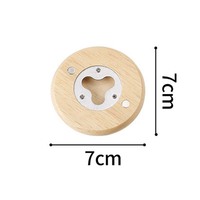 Vente en gros mini ouvre-bouteille rond en acier inoxydable aimants pour réfrigérateur cadeaux LOGO personnalisé ouvre-bouteille de bière en bois