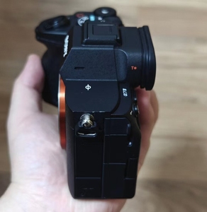 Appareil photo numérique professionnel d'occasion A7 Mark IV, caméra d'enregistrement vidéo 4K, Alpha 7 IV, appareil photo hybride sans miroir de style reflex - Product Image 4