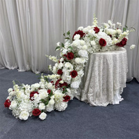 C-412 Seidenblumen-Läufer in Rot für Hochzeiten, Weiß-Roter Blumenläufer, Langer Tischblumen-Wasserfall, Event-Dekoration