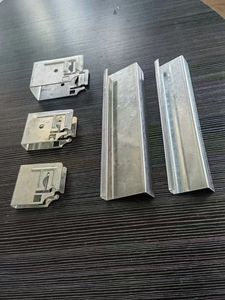 Profilés en acier léger pour plafond en plaques <span class=keywords><strong>de</strong></span> plâtre, profilés principaux et auxiliaires en forme <span class=keywords><strong>de</strong></span> V pour appartements et villas, galvanisés et résistants à la rouille - Product Image 2