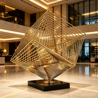 Sculptures de luxe modernes de style géométrique sur mesure pour hall d'entrée, cubes en fil d'acier poli