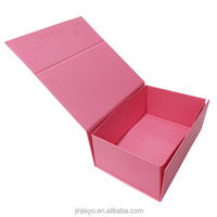 Boîte d'emballage cadeau en carton magnétique pliable rose de luxe imprimé de logo personnalisé revêtement UV et gaufrage pour chaussettes et fourrure