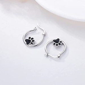 Orecchini a perno neri con stampa di zampa per donna, a forma di cuore, simpatici accessori moda animali per tutti i giorni - Product Image 4