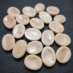 Venta al por mayor Crema Piedra Lunar Piedras Naturales Cristal Artesanía Regalo Rocas Minerales Gemas Feng Shui Jade Piedra Terapia - Product Image 3